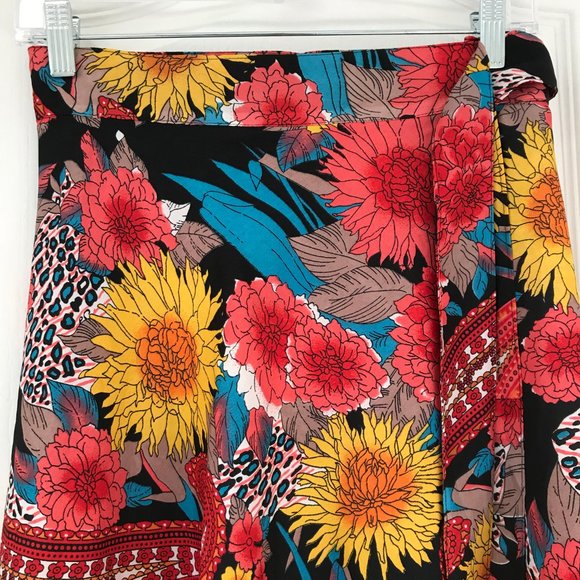 Kariza Designs - Vintage Convertible Floral Wrap (with Booklet) - Picture 5 of 9